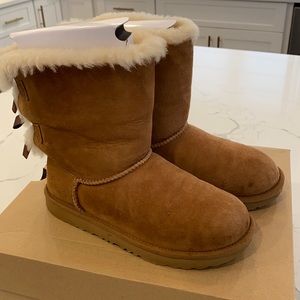 UGG Kids Bailey Bow II 4